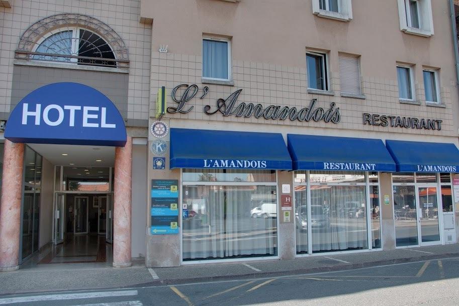 Hotel Restaurant L'Amandois Saint-Amand-Mont-Rond Esterno foto